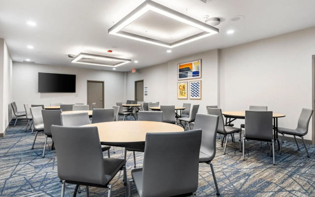 Holiday Inn Express Van Nuys by IHG