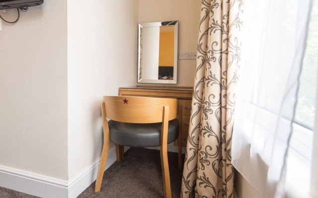 The Linden Leaf Rooms - Classy Studios