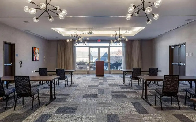 Cambria Hotel