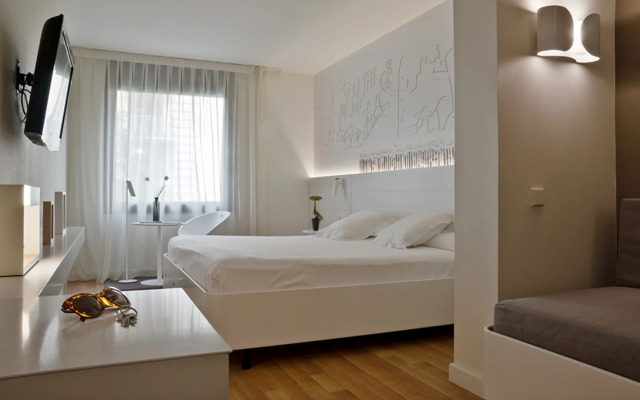 Pol & Grace Hotel