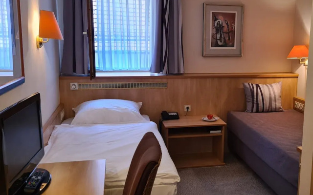 Hotel Garni Am Ellinger Tor