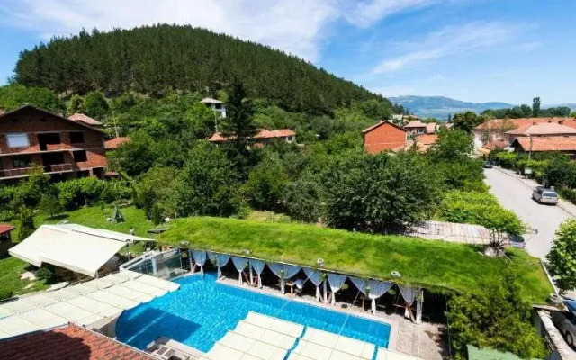 Tihiat Kut Complex