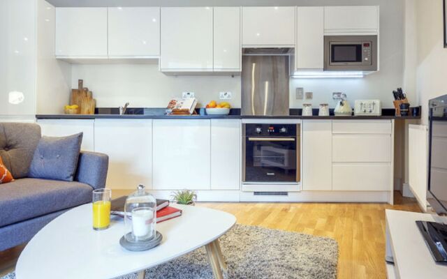 Canary Gateway, Canary Wharf