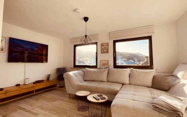 Apartment Rust-modernes Apartment mit Prime, Küche, WLAN, Garten