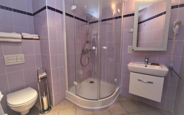 Apartment Renard 140m2 - 5-6 rooms - Living room with fireplace