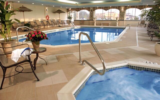 Hampton Inn & Suites Cleveland-Beachwood