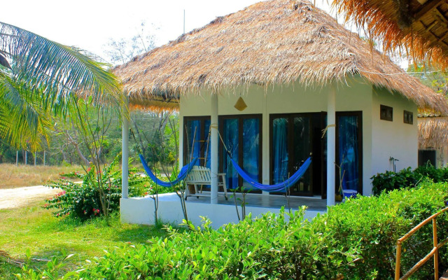 Mumsa Beach Resort & Restaurant