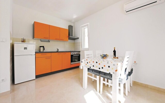 Beautiful Home in Zatoglav With Wifi and 4 Bedrooms