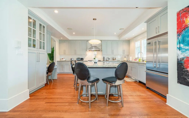 Timeless Retreat Near Central Vancouver