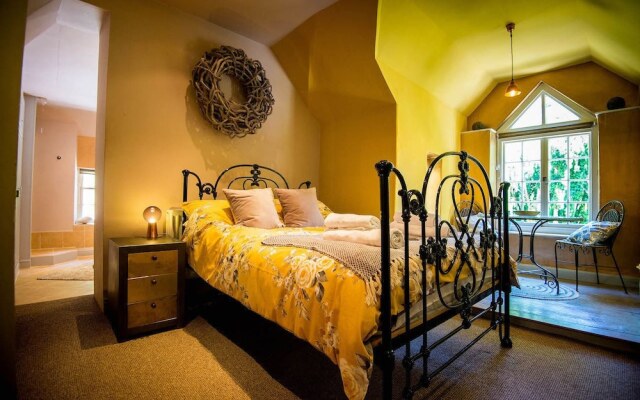 The Cors Country House