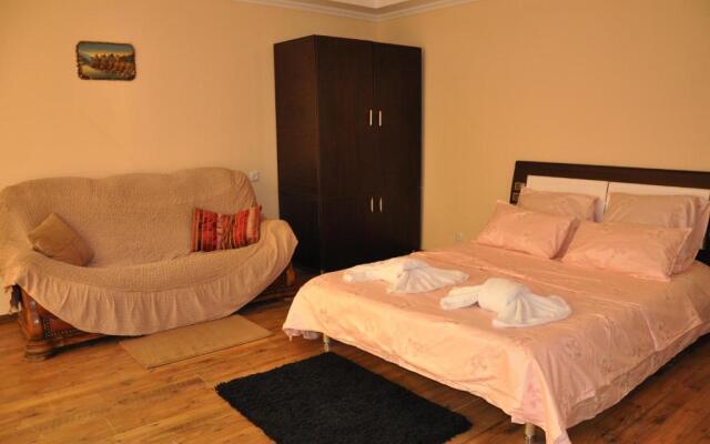 Nukiss Hostel