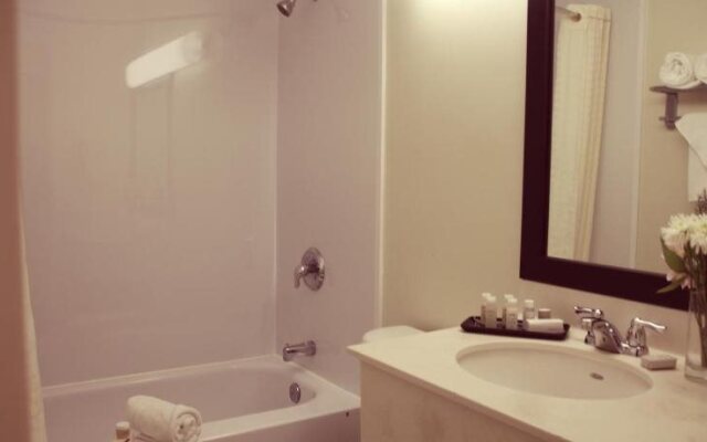 Oak Island Resort & Conference Centre