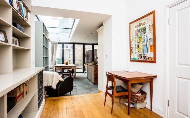 Wonderful 4 Bedroom Home In Kensal Rise