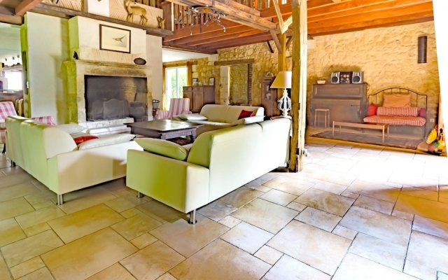 Villa With 6 Bedrooms in Mussidan, With Private Pool, Enclosed Garden