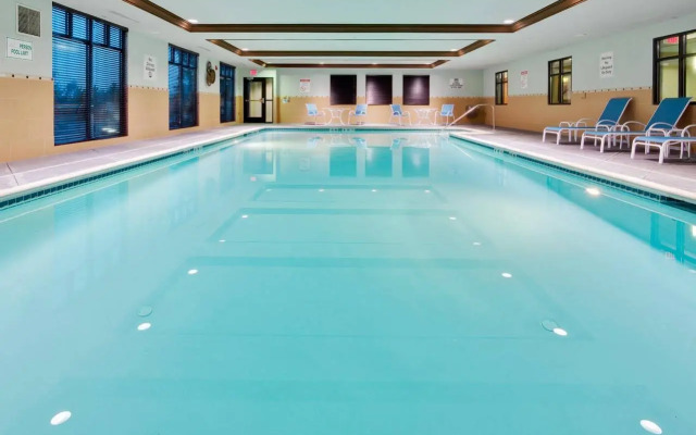Holiday Inn Express & Suites Warminster - Horsham by IHG
