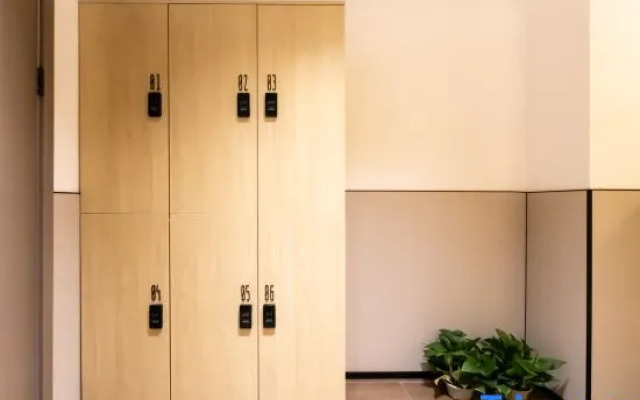 ZaiRenhai Youth Apartment