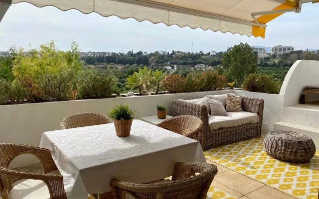 Guadalmina Beach Holidays Suite Apartment,