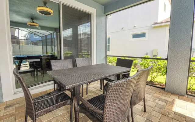 Jodie's Luxury Solara Home
