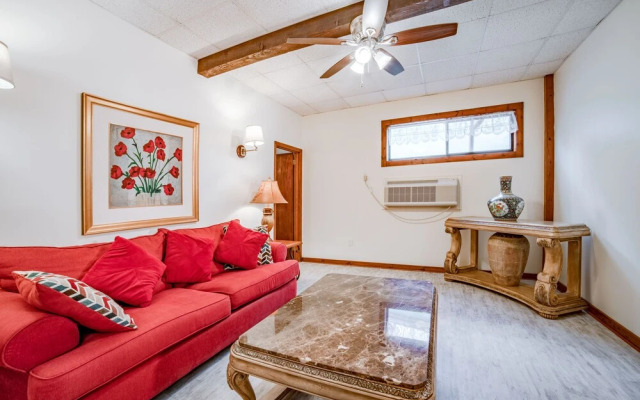The Palmetto Inn