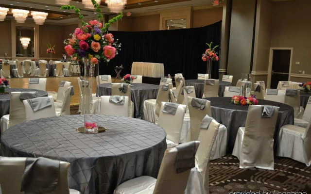 Doubletree by Hilton Houston Hobby Airport