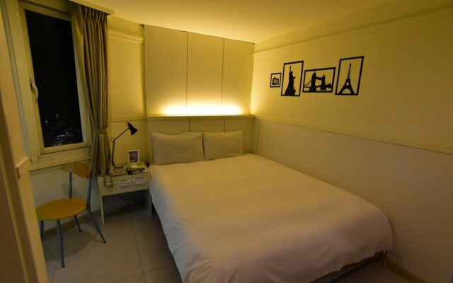 Kiwi Express Hotel - Zhongzheng