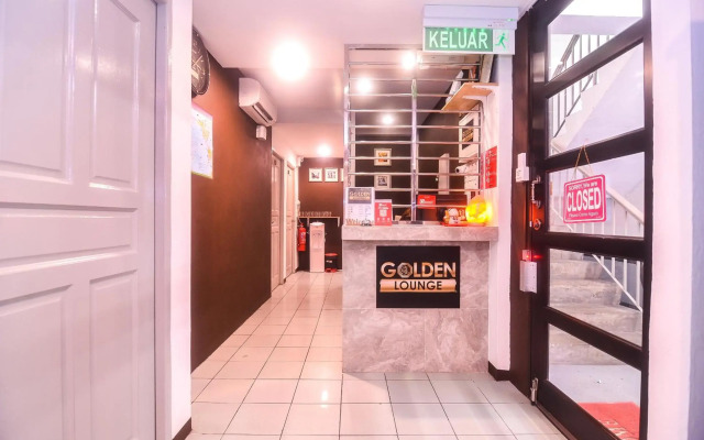 OYO 89465 Golden Lounge