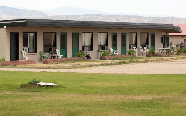 The Sportsmans Lodge