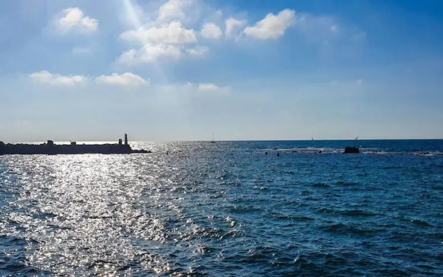 Hayarkon Blue Sea I in Tel Aviv-yafo