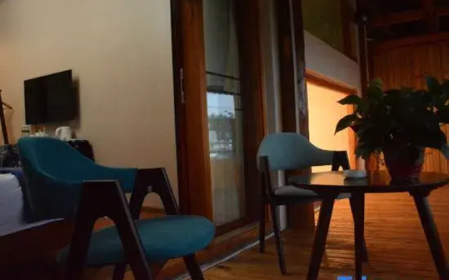 Simmering Life Courtyard