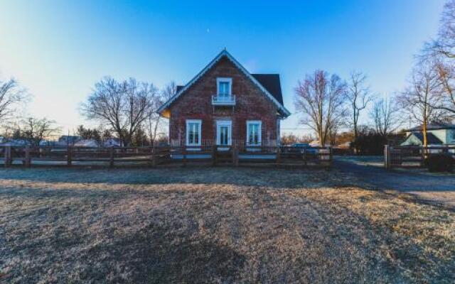 The House at Seven Oaks