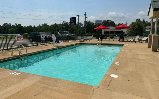 Star City Inn & Suites