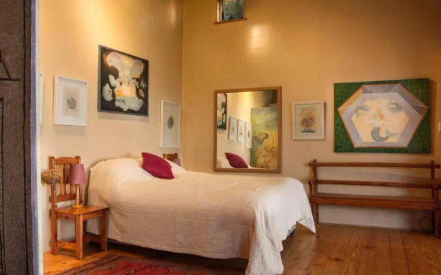 Quirky Eco-Friendly Artist Studio (Sea Views)