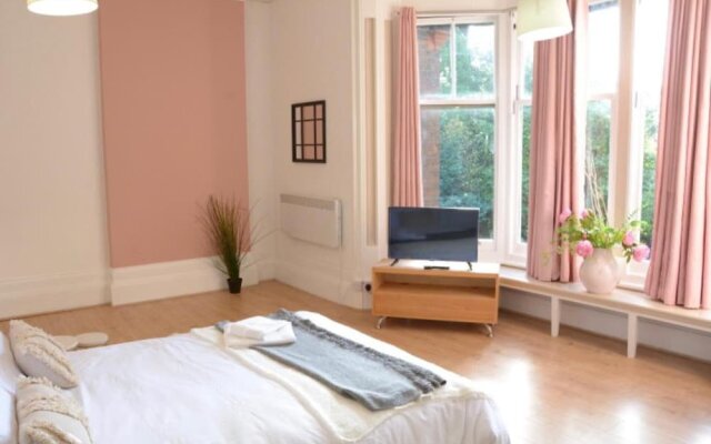 Remarkable 1 Bed Apartment in Birmingham