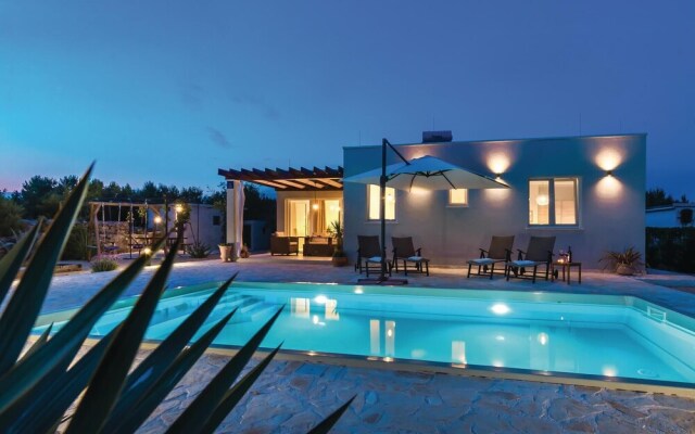 Stunning Home in Jadrija With Jacuzzi, Wifi and 2 Bedrooms