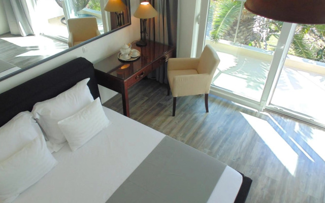 Refresh Boutique Apartments