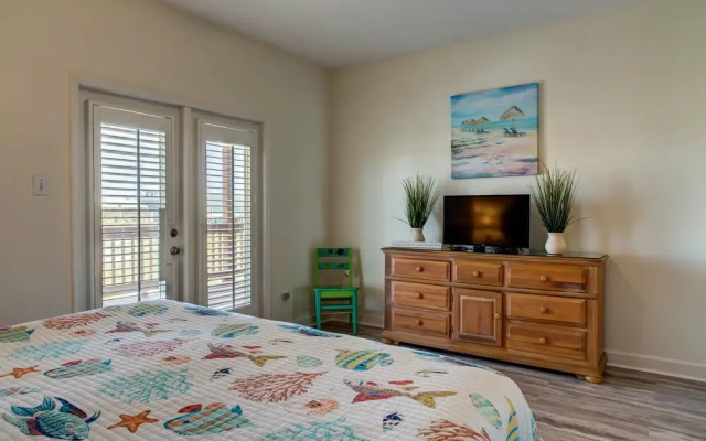 Dauphin Charm - 2237 Bienville