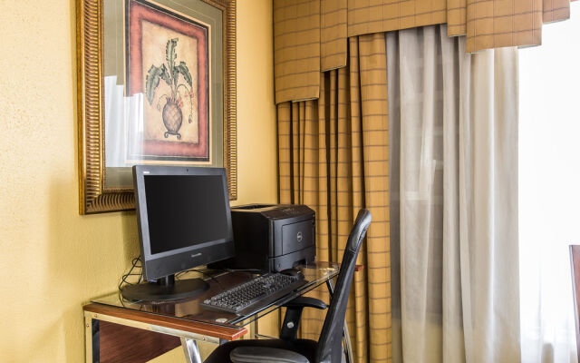 QUALITY INN &amp; SUITES