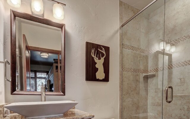 Plaza Level Luxury 3br -right In Beaver Creek Village 3 Bedroom Condo by RedAwning