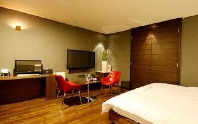Simple Life Hotel