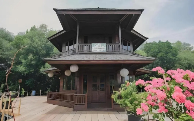 RedDoorz Resort @ Taman Wisata Mangrove