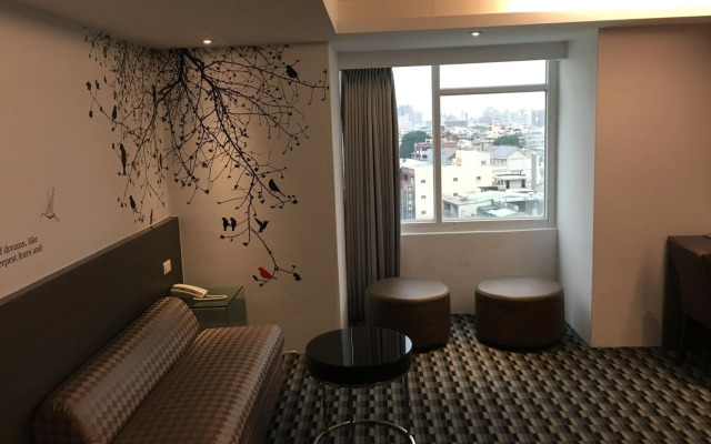 Chiayi Look Hotel
