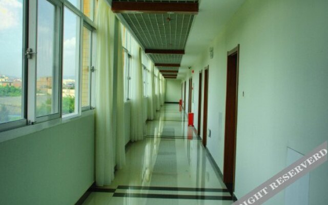 Mile Lake View Baiman Hotel (Wenquan Road Branch)