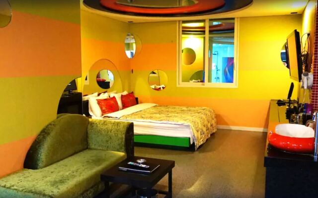 Ava Hotel