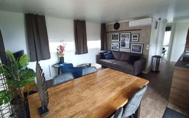 Modern Chalet With Air Conditioning