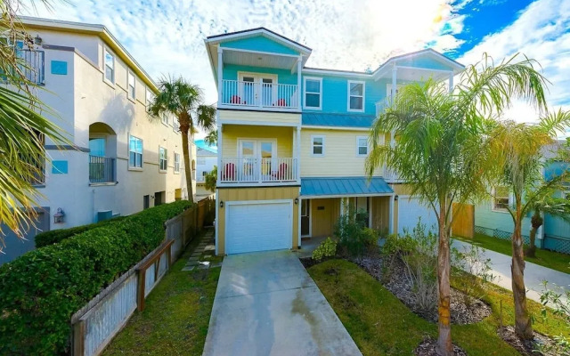 Luxury Living II - Modern Beach Townhouse