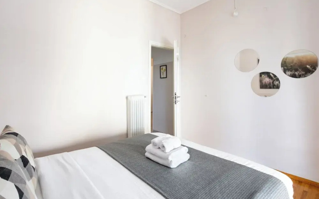 Selany's Chic Apt in the Heart of Athens