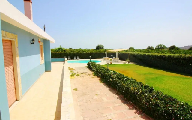 Serene Villa in Floridia With Swimming Pool