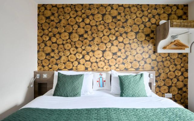 The Lodge Hotel