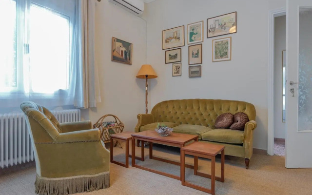 Vintage-style Garden Apartment