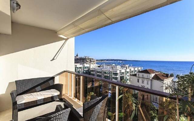 Vaste appartement Croisette vue mer